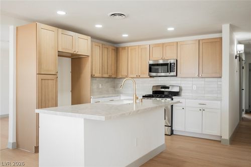 5637 Tunis Avenue, Las Vegas, NV, 89122 | Card Image