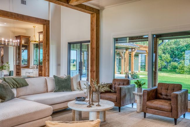 104 Hartfield Rd, Home with 4 bedrooms, 5 bathrooms and 3 parking in Round Top TX | Image 6