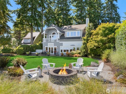 10668 Ne Manor Ln, Bainbridge Island, WA, 98110-1120 | Card Image
