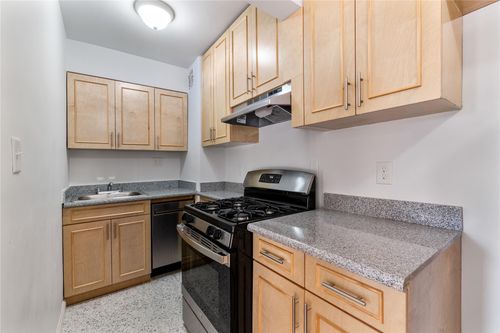 apt-4h-25 Crescent St, Astoria, NY, 11102-2926 | Card Image