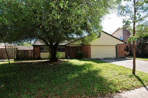7511 Harpers Glen Ln, Houston, TX, 77072-3109 | Card Image