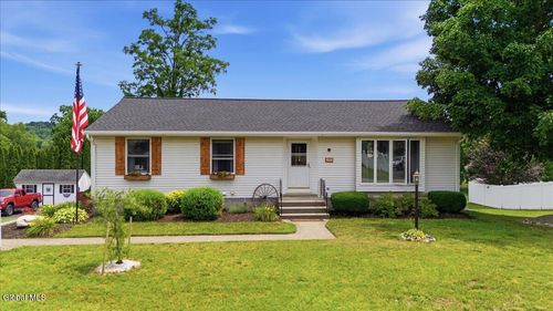 26 Russell Dr, Stillwater, NY, 12170-1314 | Card Image
