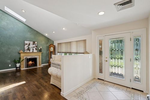 3 Sherman Rd, Glen Cove, NY, 11542-3229 | Card Image