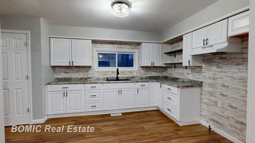 6665 Bell Rd, Birch Run, MI, 48415-9048 | Card Image