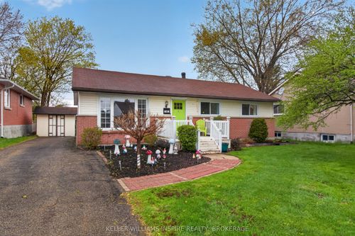 66 Manor Dr, Brockville, ON, K6V3E6 | Card Image
