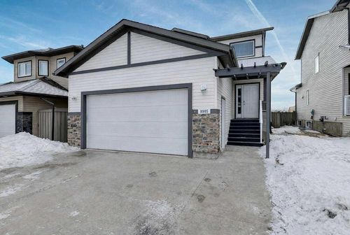8905 94 Ave, Grande Prairie, AB, T8X0M3 | Card Image