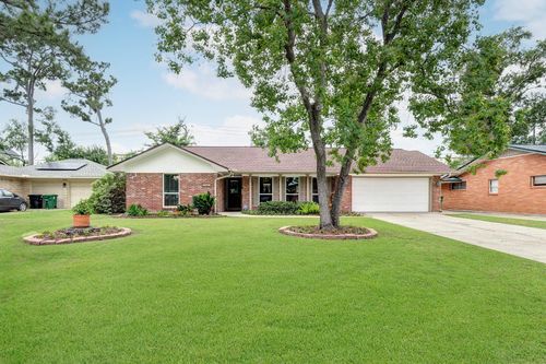 1111 Clovis Rd, Houston, TX, 77008-6230 | Card Image