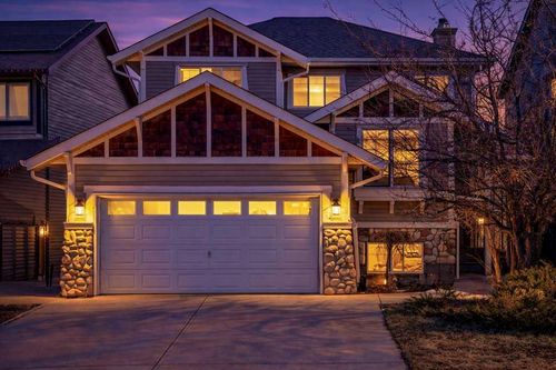 40 Cougar Ridge Hts Sw, Calgary, AB, T3H4X5 | Card Image