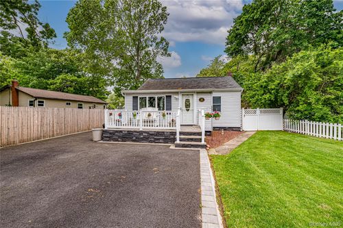 122 Church Dr, Mastic Beach, NY, 11951-1811 | Card Image