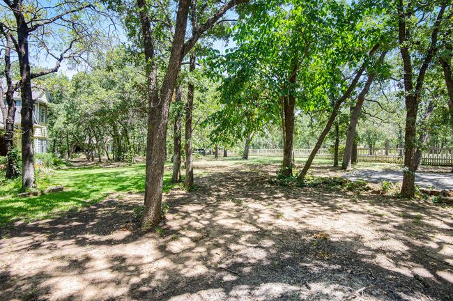 613 Seals Rd, House other with 4 bedrooms, 4 bathrooms and null parking in Bartonville TX | Image 37