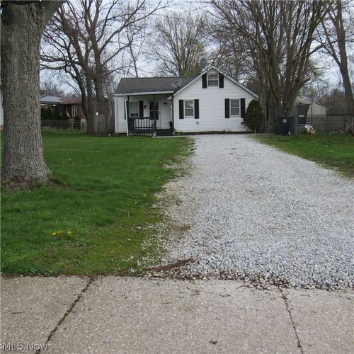 2809 Shelburn Ave, Akron, OH, 44312-1737 | Card Image