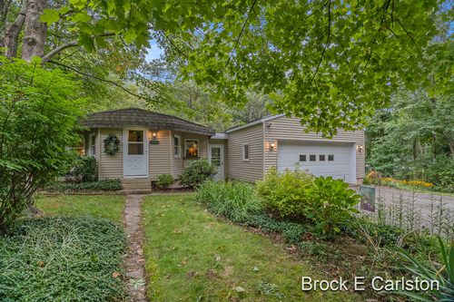 5422 Newago Trl, New Era, MI, 49446-8911 | Card Image