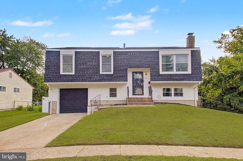 18 Sandal Ln, Willingboro, NJ, 08046-1015 | Card Image