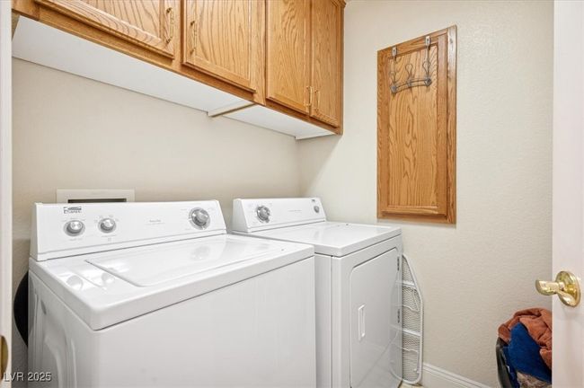 10948 Carberry Hill St, House other with 3 bedrooms, 4 bathrooms and null parking in Las Vegas NV | Image 37