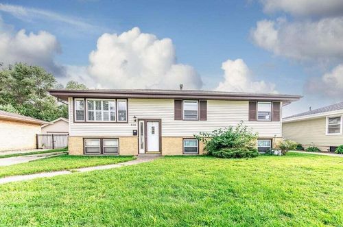 3136 Lois Pl, Highland, IN, 46322-2940 | Card Image