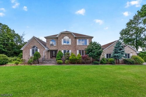 8 Van Duyne Ct, Towaco, NJ, 07082-1439 | Card Image