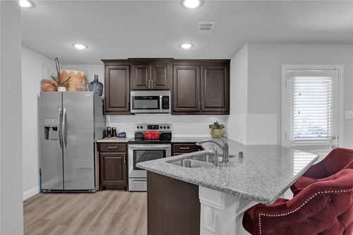 6808 Topaz Dr, Greenville, TX, 75402-8131 | Card Image