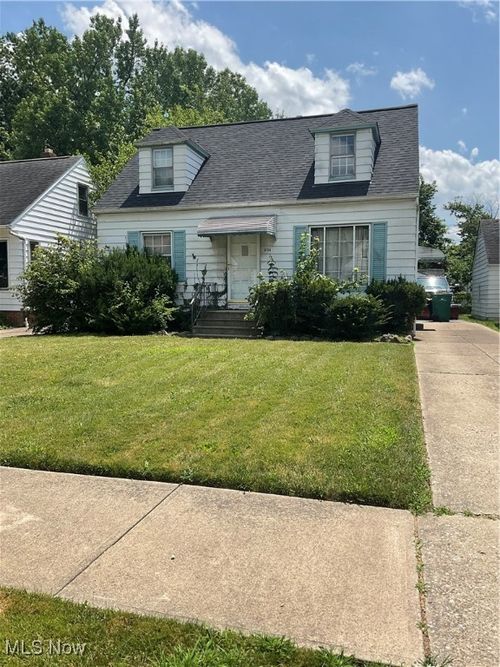 14104 Brunswick Ave, Maple Heights, OH, 44137-3806 | Card Image
