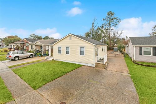 718 Jefferson Park E, Jefferson, LA, 70121-1737 | Card Image