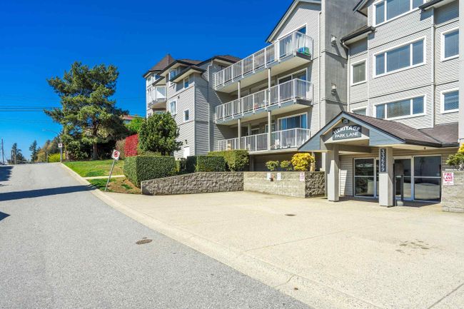 203 - 33669 2 Nd Avenue, Condo with 2 bedrooms, 2 bathrooms and 1 parking in Mission BC | Image 3