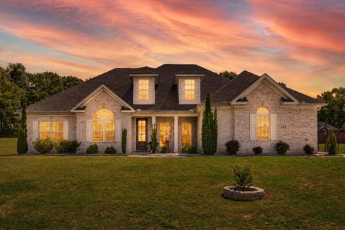 41 Knotting Hill Dr, Fayetteville, TN, 37334-7297 | Card Image