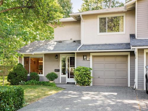 3-1309 Mckenzie Ave, Saanich, BC, V8P2M1 | Card Image