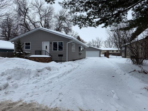 720 9th St Sw, Pine City, MN, 55063-1828 | Card Image