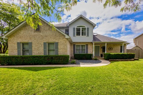 8 Steck Ct, Bolingbrook, IL, 60440-9001 | Card Image