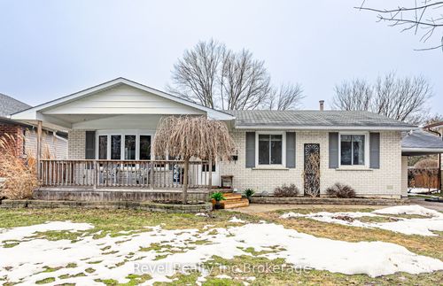 261 Centre St, Ingersoll, ON, N5C3N8 | Card Image