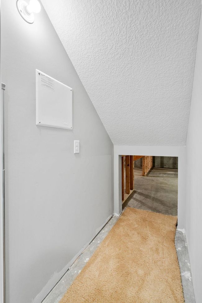 1946 Meridian Curv, House other with 4 bedrooms, 3 bathrooms and null parking in Carver MN | Image 38