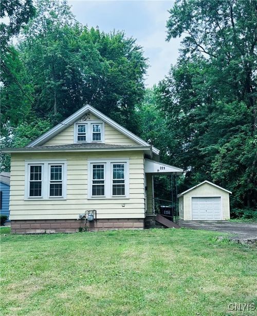 221 Campbell Rd, Syracuse, NY, 13211-1205 | Card Image