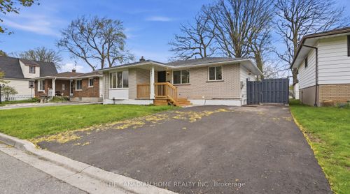 6041 Cadham St, Niagara Falls, ON, L2G3A2 | Card Image