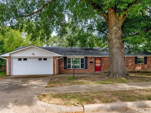 1250 Macklyn Ln, Bartlesville, OK, 74006-5522 | Card Image
