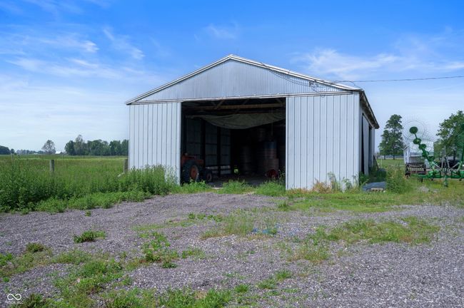 view of pole building | Image 18