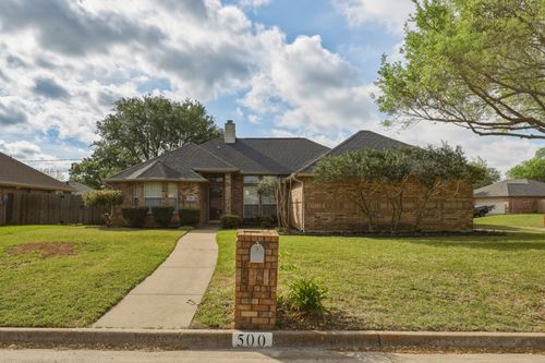 500 Bluebonnet Dr, Burleson, TX, 76028-7438 | Card Image