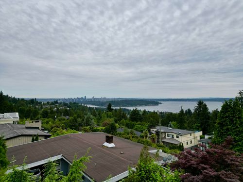 1230 Queens Ave, West Vancouver, BC, V7S2K2 | Card Image