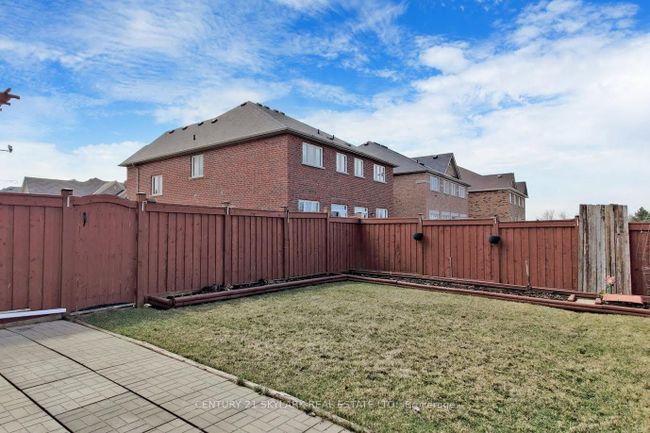 14 Mission Ridge Trail, Home with 3 bedrooms, 4 bathrooms and 3 parking in Brampton ON | Image 20