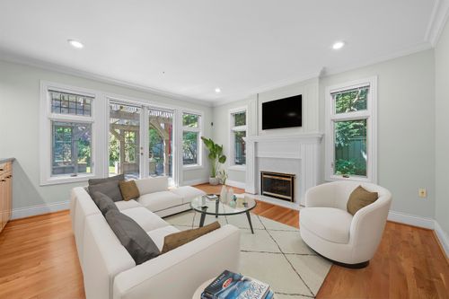 1323 The Crescent, Vancouver, BC, V6H1T7 | Card Image