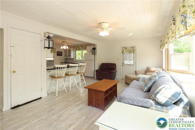 Living Room | Image 8