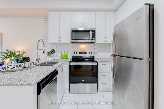 52 - 719 Lawrence Ave W, Condo with 2 bedrooms, 2 bathrooms and null parking in North York ON | Image 12