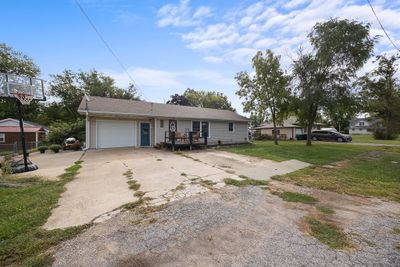 404 East Street, Home with 3 bedrooms, 2 bathrooms and null parking in New Virginia IA | Image 2