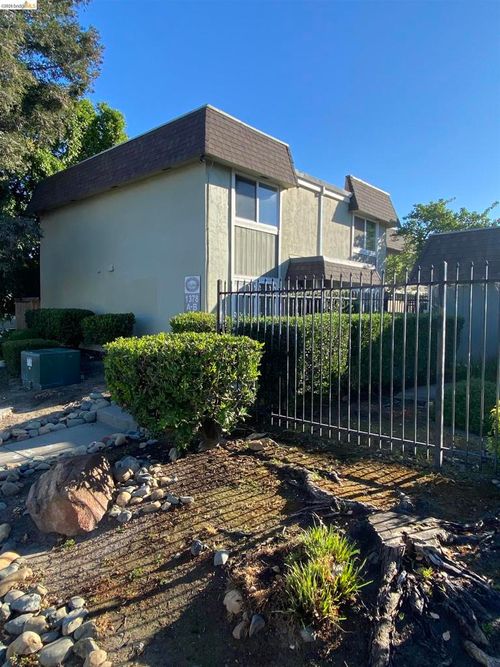 a-1378 Callen St, Vacaville, CA, 95688-3051 | Card Image