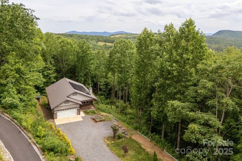 264 W Splitrail Dr, Hendersonville, NC, 28792-6944 | Card Image