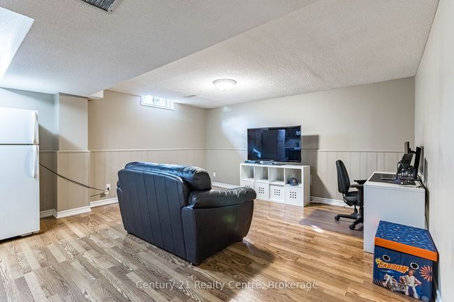 34 Niagara Pl, House other with 4 bedrooms, 4 bathrooms and 4 parking in Brampton ON | Image 33