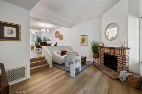 unit-4-7038 De Celis Pl, Van Nuys, CA, 91406-3764 | Card Image