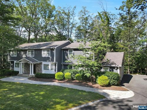 75 Apple Ridge Rd, Woodcliff Lake, NJ, 07677-8112 | Card Image