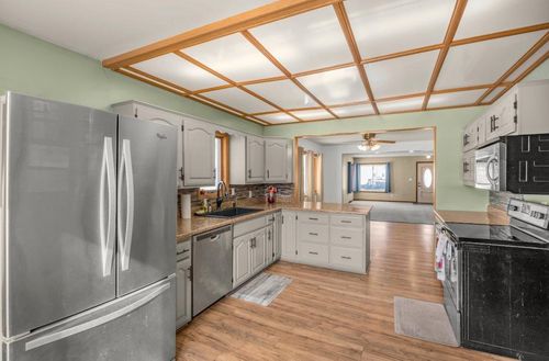 369 W Mill St, Paynesville, MN, 56362-1434 | Card Image