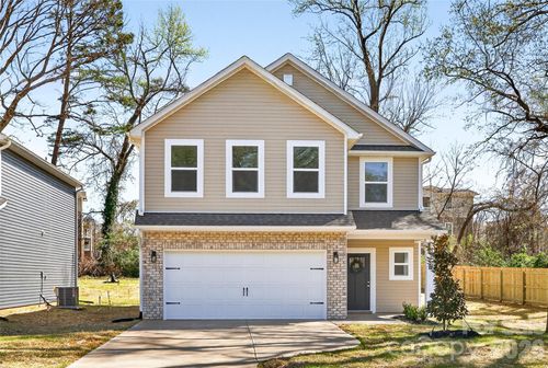 539 Dawn Cir, Charlotte, NC, 28213-6811 | Card Image