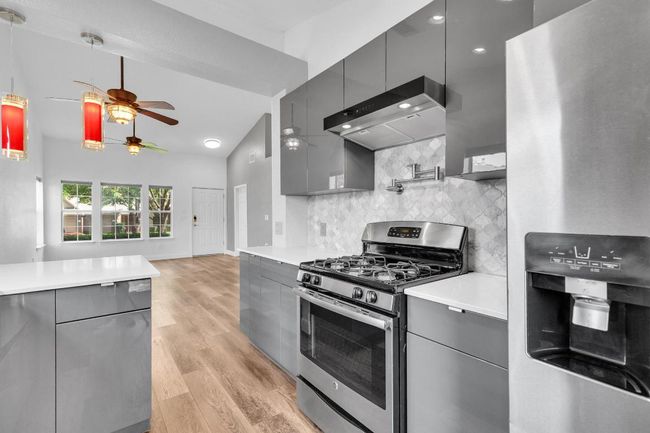 112 Prairie Springs Loop, House other with 2 bedrooms, 2 bathrooms and 2 parking in Georgetown TX | Image 12