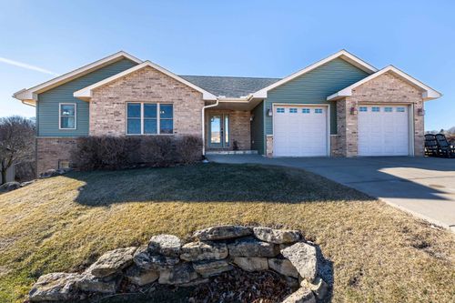 324 Diamond Oaks Drive, DODGEVILLE, WI, 53533 | Card Image